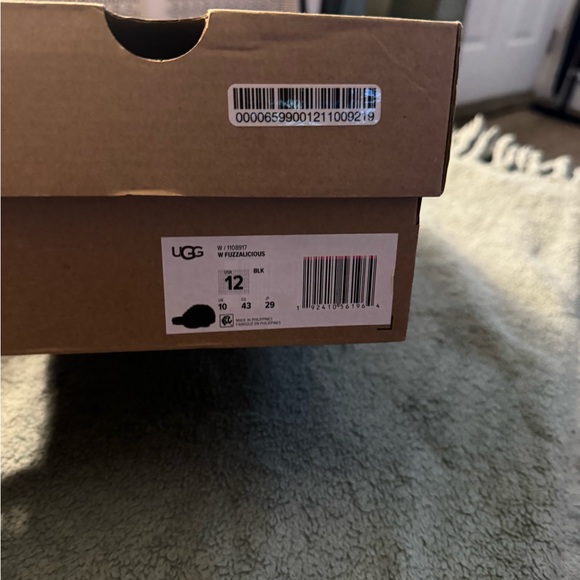 Good Condition Ugg Women black fur slippers with rubber sole size 12 - Picture 5 of 5